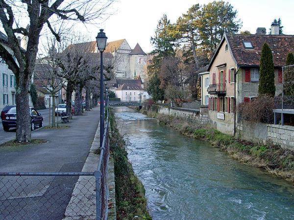 Vivez Un Conte De Fee Dans La Piece Ronde D'Une Tour Medievale Porrentruy Exterior photo